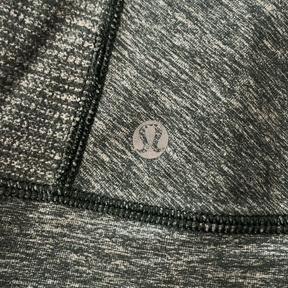 Size  8 long sleeved Running shirt - Picture 2 of 3